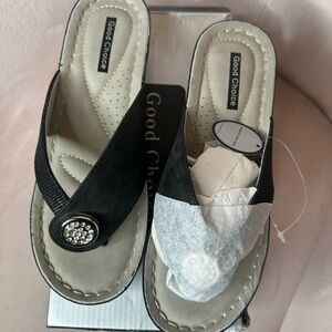 Good Choice Women's Black Sandals